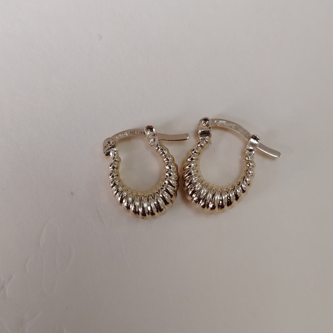 ARETES ARRACADA ESTRIADAS 14K 1.2 GR (NUEVO)