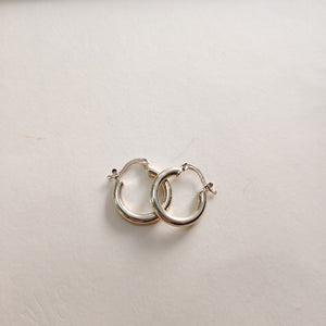 ARETES TEJIDO ARRACADAS LISAS 14K 1.6 GR (NUEVO)