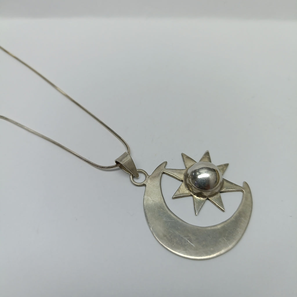CADENA, DIJE PLATA 8.5 GRMS (SEMINUEVO)