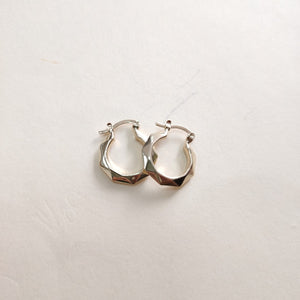 ARETES TEJIDO ARRACADAS FACETADAS 14K 1.7 GR (NUEVO)