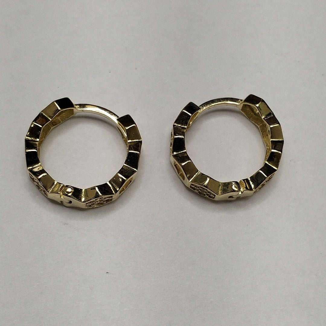 ARETES HUGGIES HEXAGONALES C CIRCONIAS 14K 2.7 GR (NUEVO)