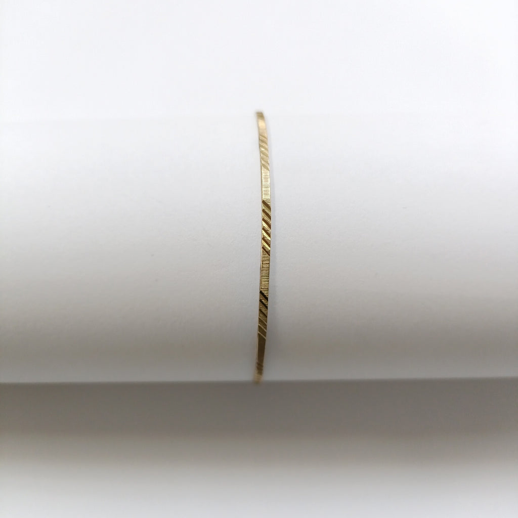 PULSERA RIGIDA ORO 10 K 2.7 GRMS (SEMINUEVO)