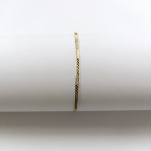 PULSERA RIGIDA ORO 10 K 2.7 GRMS (SEMINUEVO)