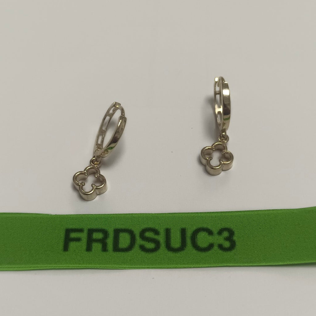 ARETES ARRACADAS CON DIJE 14K 2.4 GR (NUEVO)