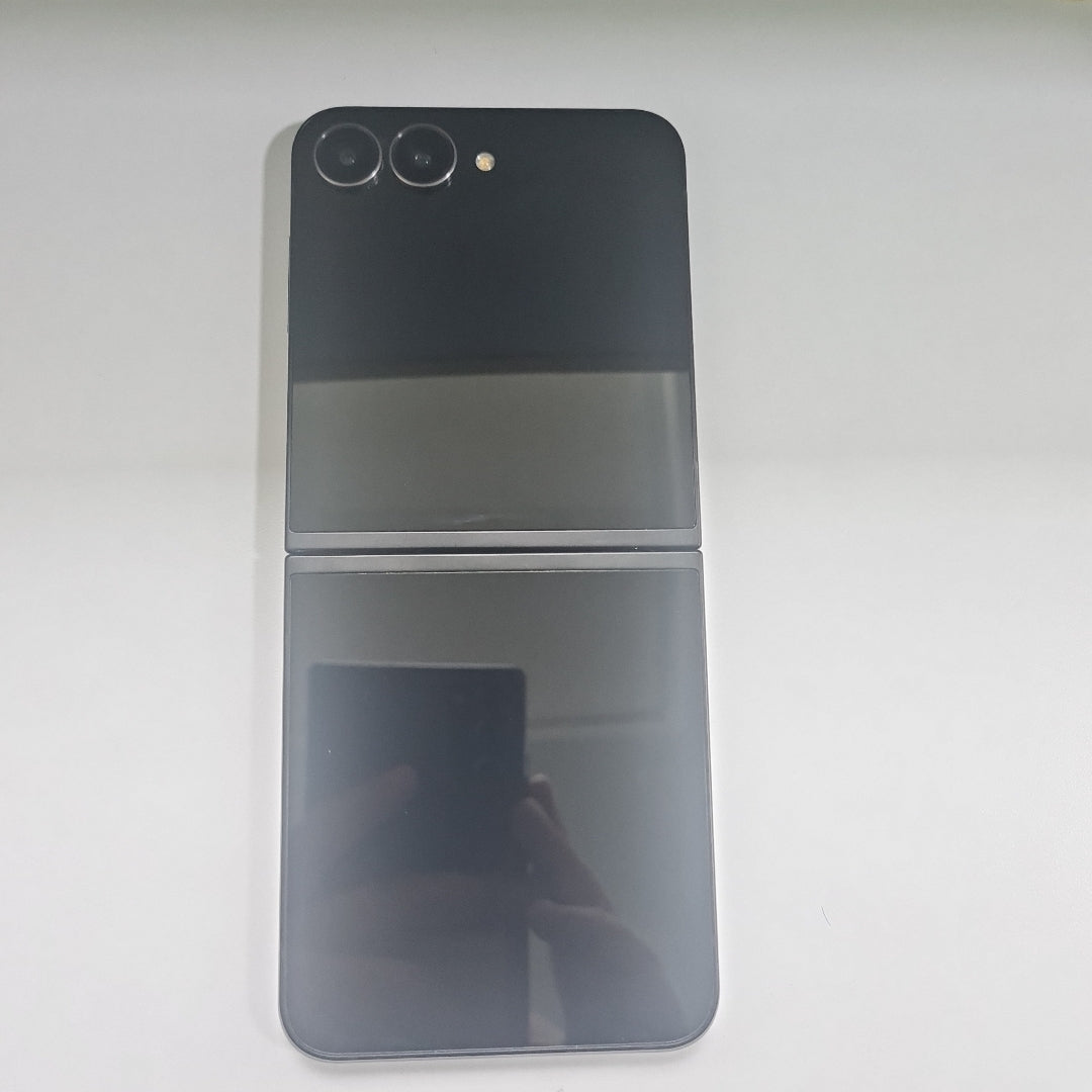 CELULAR SAMSUNG GALAXY Z FLIP7 FE SM-F761B (2025) 128 GB 8 GB RAM (SEMINUEVO)