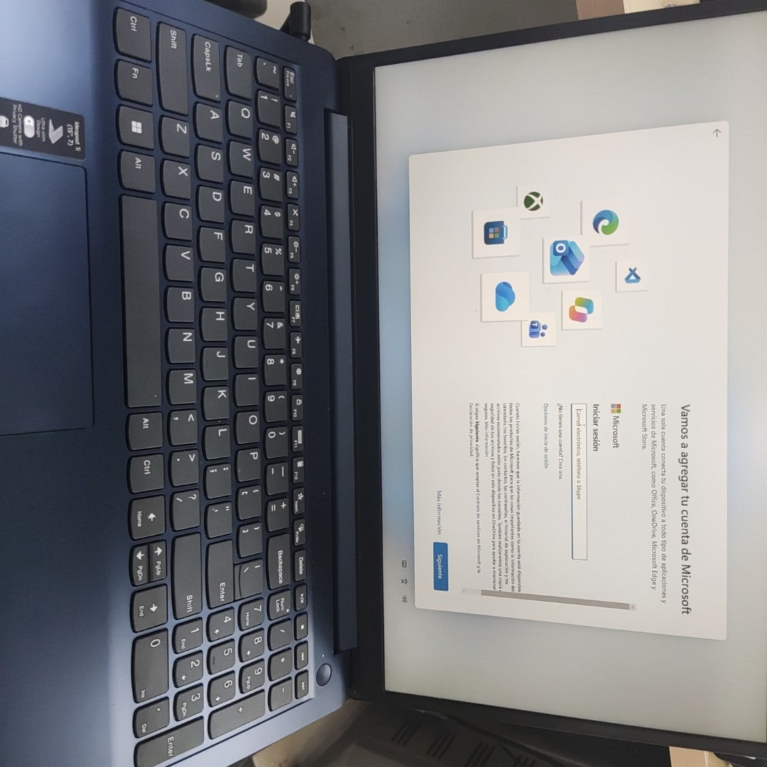 LAPTOP LENOVO IDEAPAD 1 15IAU7 (2024) 256 GB SSD 8 GB RAM (SEMINUEVO)