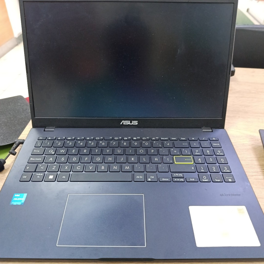 LAPTOP ASUS VIVOBOOK E510KA-BR760W (2024) 128 GB SSD 4 GB RAM (SEMINUEVO)