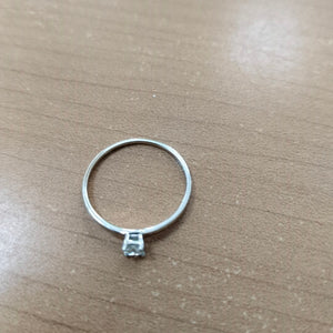 SOLITARIO ORO, ORO BLANCO 14 K 0.9 GRMS (SEMINUEVO)