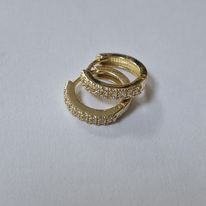 ARETES HUGGIES C CIRCONIAS 14K 1.7 GR (NUEVO)
