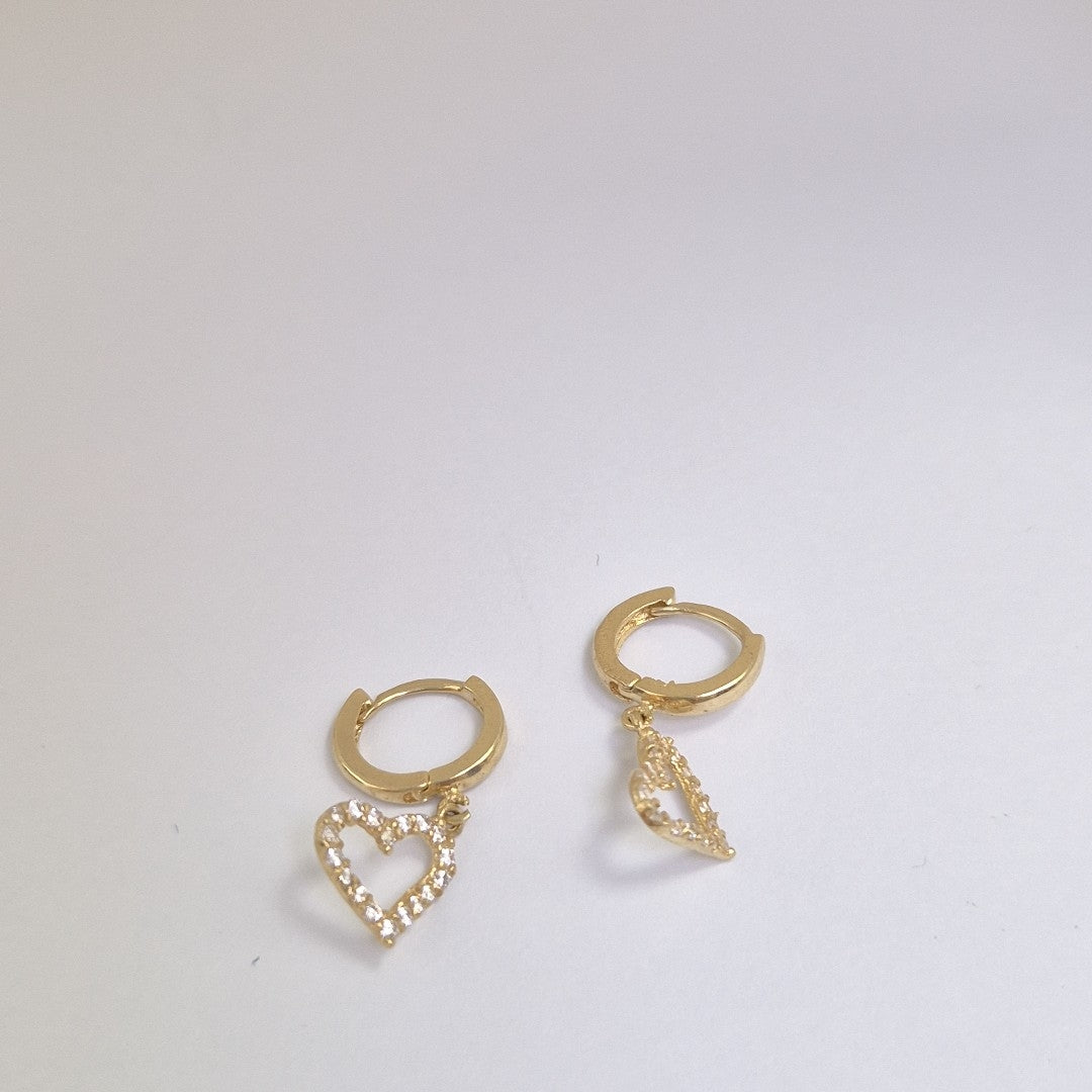 ARETES FIG CORAZON C CIRCONIAS 10K 1.8 GR (NUEVO)