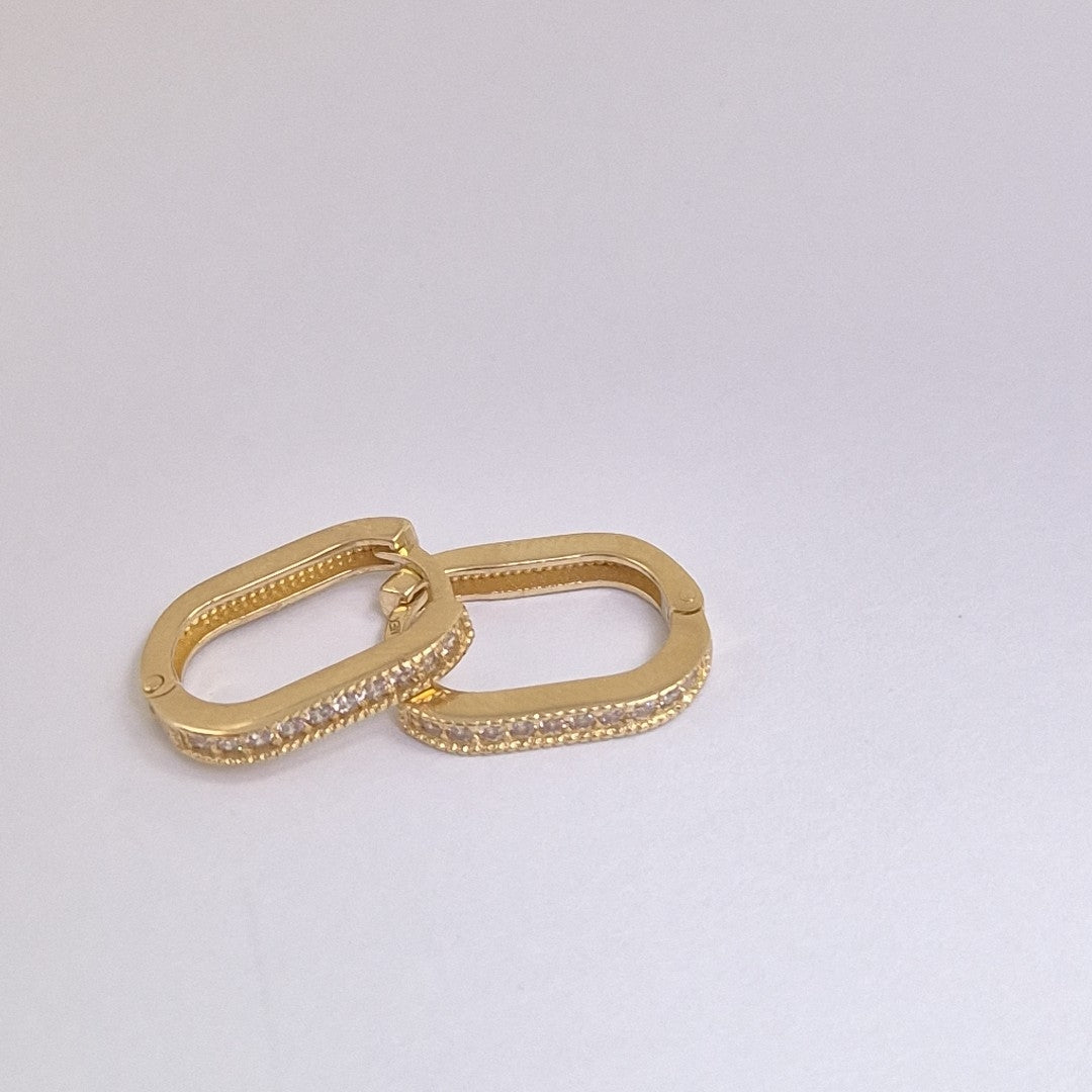 ARETES HUGGIES OVALADA C CIRCONIAS 14K 2.3 GR (NUEVO)