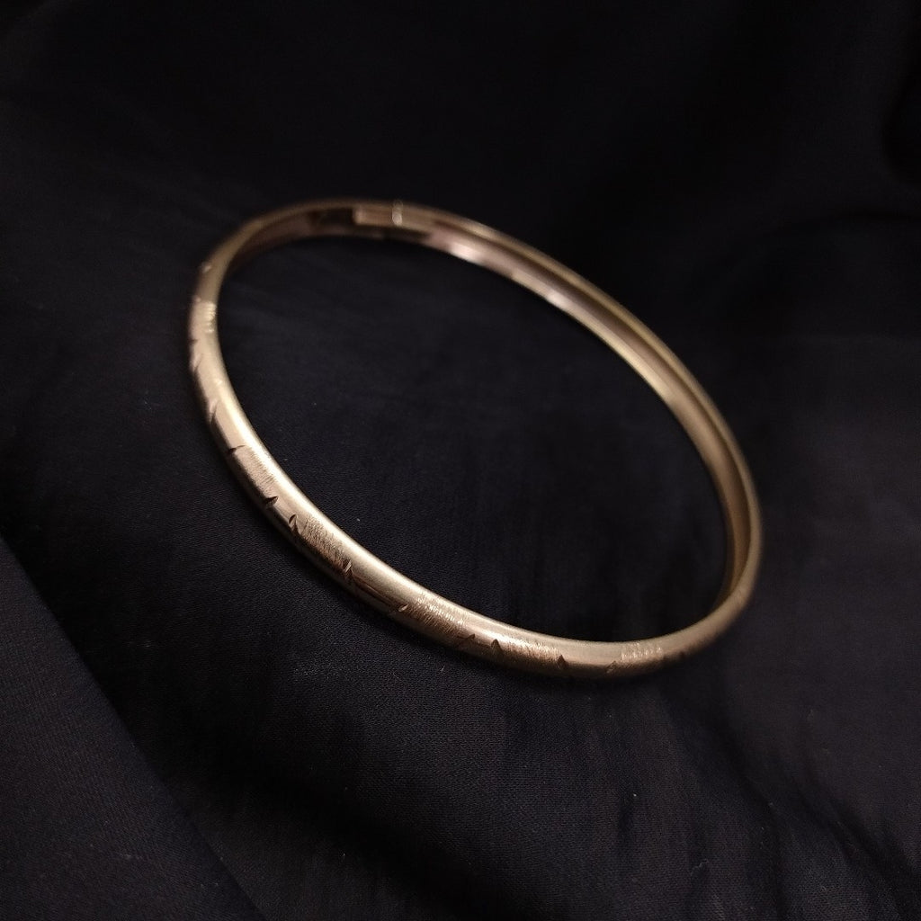 PULSERA RIGIDA ORO 10 K 5.6 GRMS (SEMINUEVO)