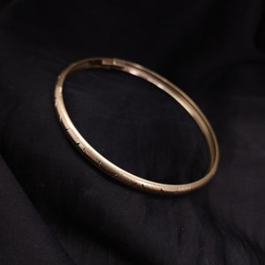 PULSERA RIGIDA ORO 10 K 5.6 GRMS (SEMINUEVO)
