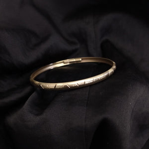 PULSERA RIGIDA ORO 10 K 5.7 GRMS (SEMINUEVO)