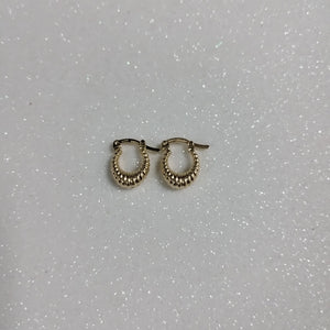 ARETES ARRACADA ESTRIADAS 14K 1.2 GR (NUEVO)