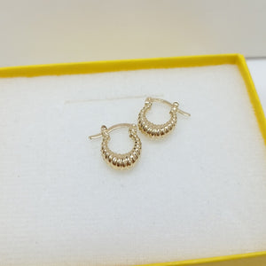 ARETES ARRACADA ESTRIADAS 14K 1.1 GR (NUEVO)