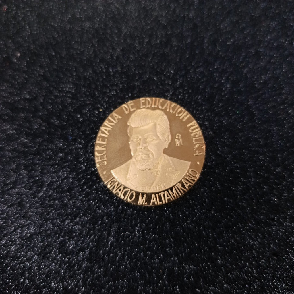 MEDALLA CONMEMORATIVA ORO 21 K 42.2 GRMS (SEMINUEVO)