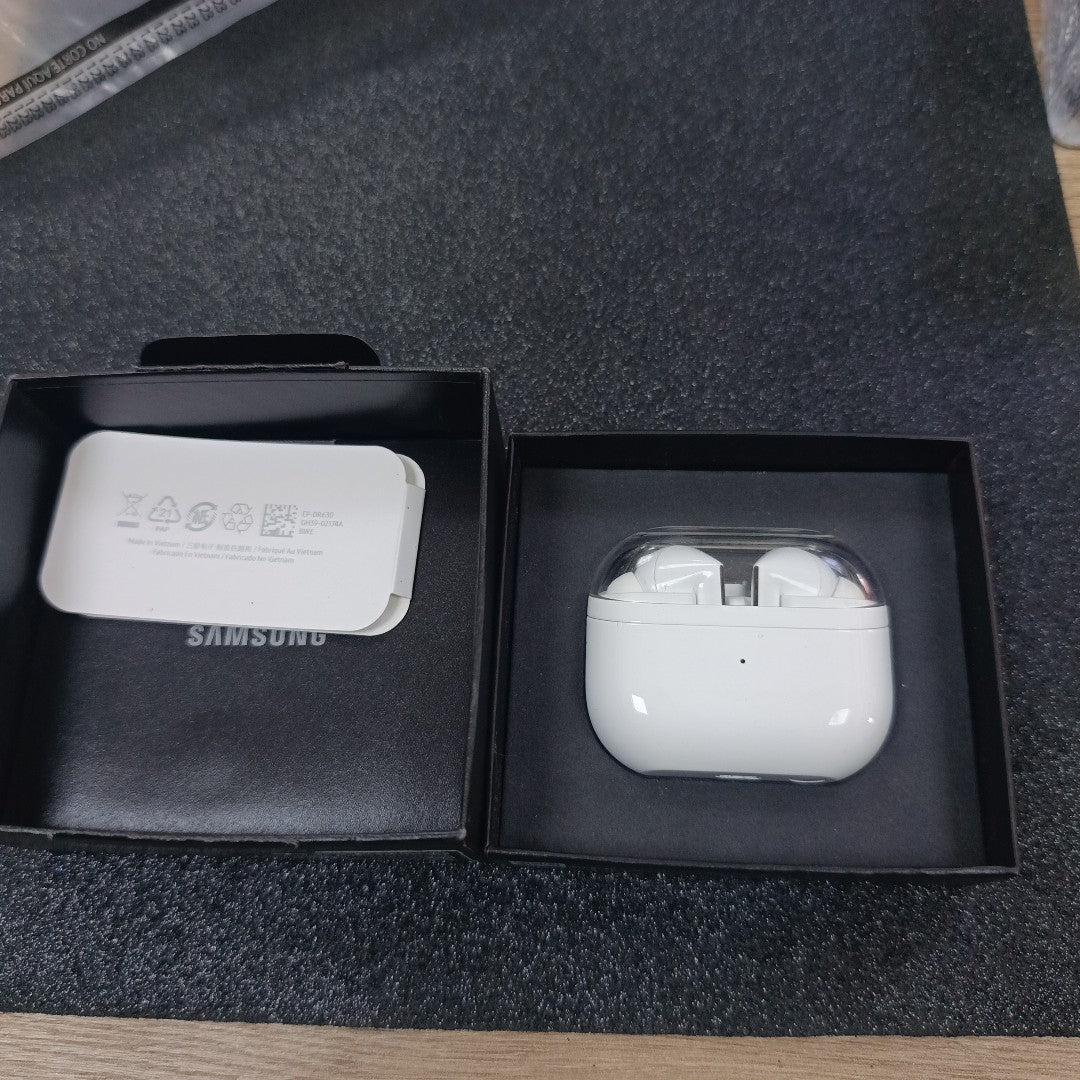 AUDIFONOS SAMSUNG GALAXY BUDS 3 PRO SM-R630 INALAMBRICO IN EAR (SEMINUEVO)