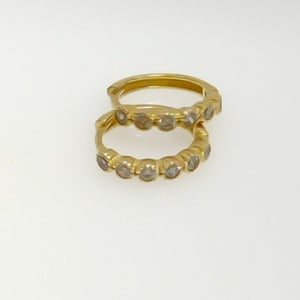ARETES HUGGIES C CIRCONIAS 14K 2 GR (NUEVO)