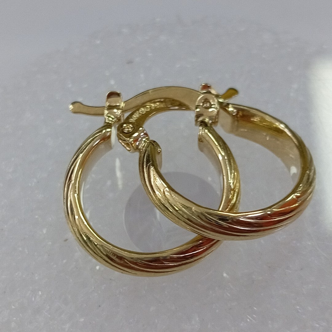 ARETES ARRACADA ASTRIADA 14K 1.6 GR (NUEVO)