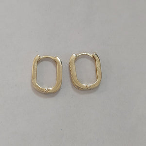 ARETES HUGGIES OVALADA C CIRCONIAS 14K 2.3 GR (NUEVO)