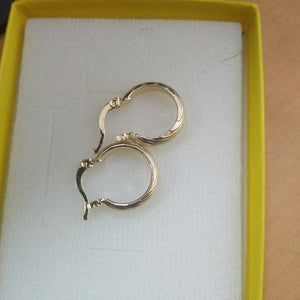 ARETES ARRACADA ASTRIADA 14K 1.6 GR (NUEVO)