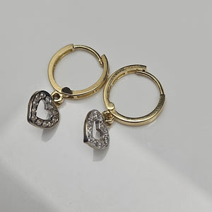 ARETES HUGGIES CON DIJE CORAZON Y CIRCONIAS 14K 2.2 GR (NUEVO)