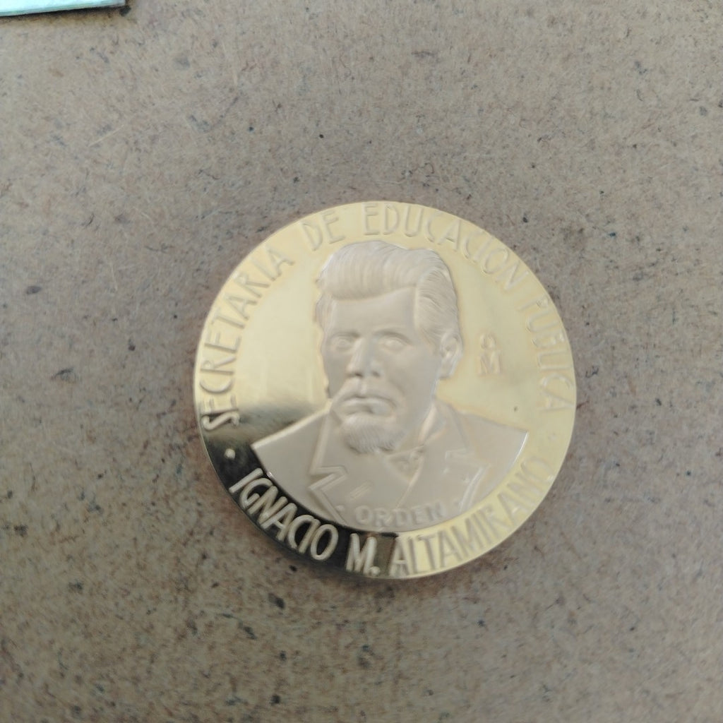 MEDALLA CONMEMORATIVA ORO 21 K 41.9 GRMS (SEMINUEVO)