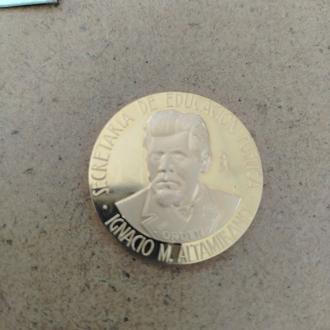 MEDALLA CONMEMORATIVA ORO 21 K 41.9 GRMS (SEMINUEVO)