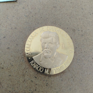 MEDALLA CONMEMORATIVA ORO 21 K 41.9 GRMS (SEMINUEVO)