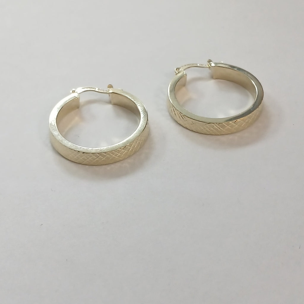 ARETES TEJIDO ARRACADAS FACETADAS 14K 2.8 GR (NUEVO)