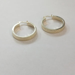 ARETES TEJIDO ARRACADAS FACETADAS 14K 2.8 GR (NUEVO)