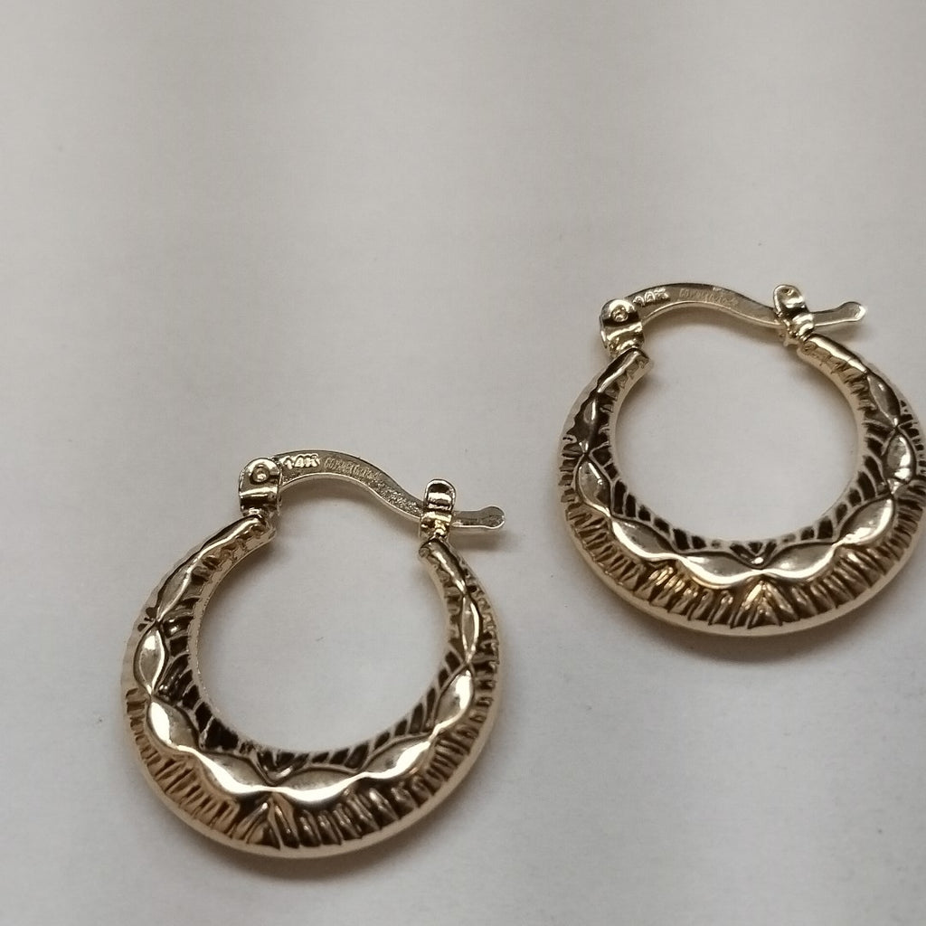 ARETES ARRACADAS HUECAS 14K 1.8 GR (NUEVO)