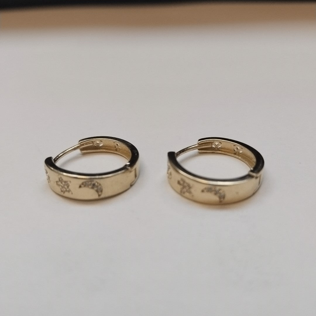 ARETES TEJIDO HUGGIES CON CIRCONIAS 14K 3 GR (NUEVO)