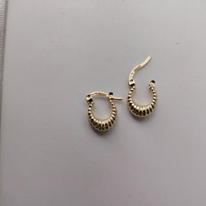 ARETES ARRACADA ESTRIADAS 14K 1.1 GR (NUEVO)