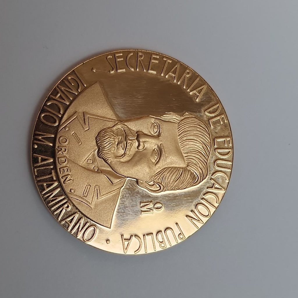 MEDALLA CONMEMORATIVA ORO 21 K 41.8 GRMS (SEMINUEVO)