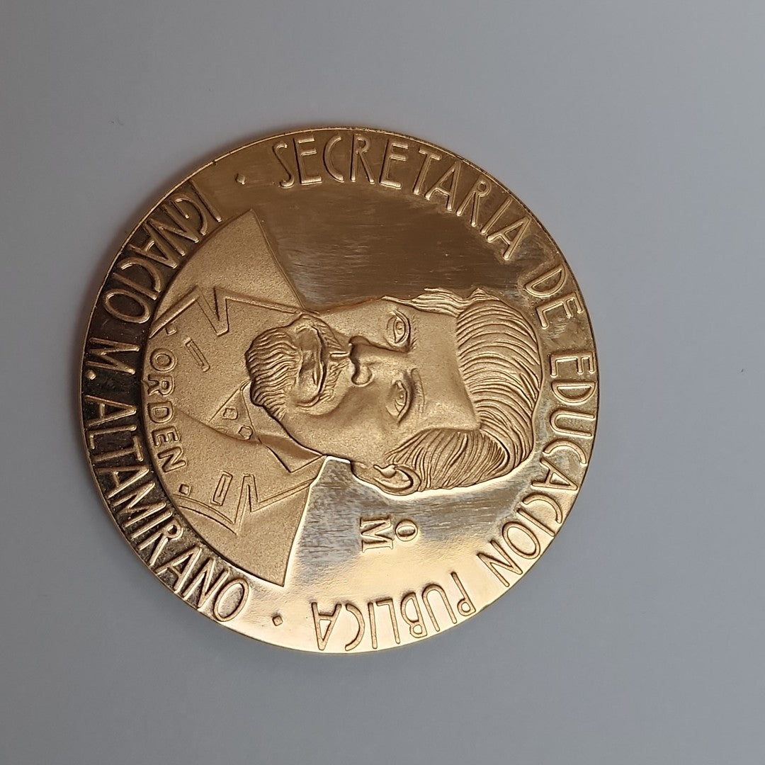MEDALLA CONMEMORATIVA ORO 21 K 41.8 GRMS (SEMINUEVO)