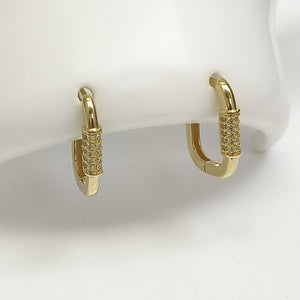 ARETES HUGGIES OVALADA C CIRCONIAS 14K 2.4 GR (NUEVO)