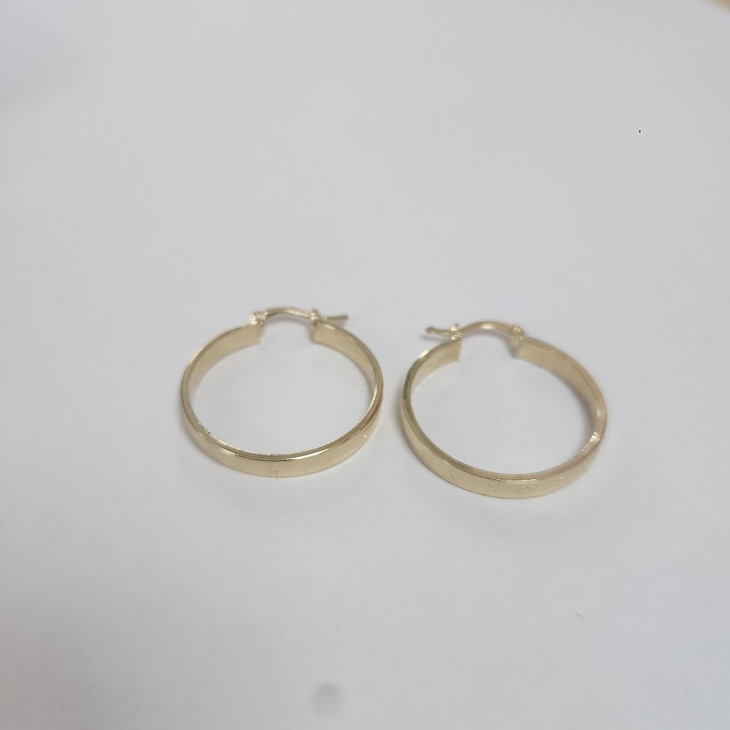 ARETES ARRACADAS TROQUELADA 14K 2.7 GR (NUEVO)