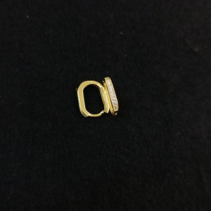 ARETES HUGGIES OVALADA C CIRCONIAS 14K 2.4 GR (NUEVO)