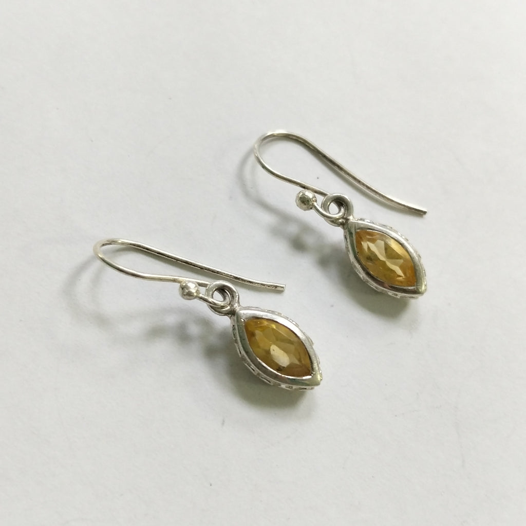 ARETES PAR PLATA 2.8 GRMS (SEMINUEVO)