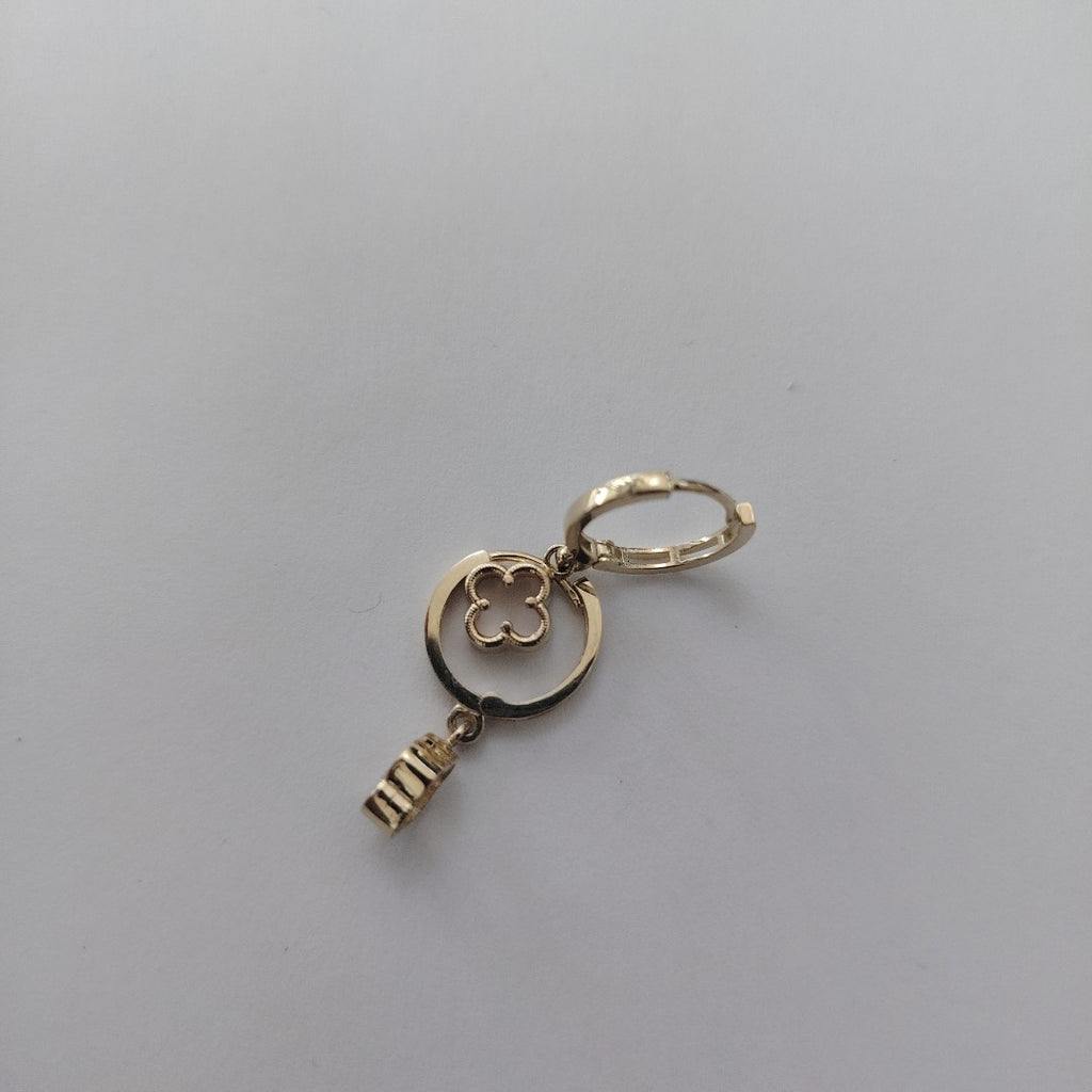 ARETES ARRACADAS CON DIJE 14K 2.3 GR (NUEVO)