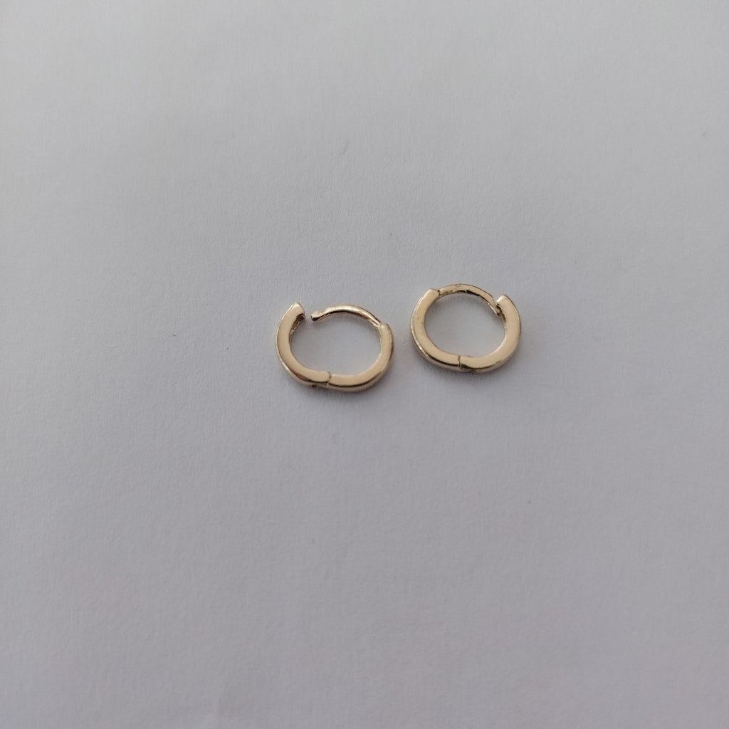 ARETES HUGGIE 14K 1.3 GR (NUEVO)
