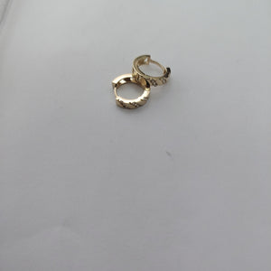ARETES HUGGIES CON CIRCONIAS 14K 2.2 GR (NUEVO)