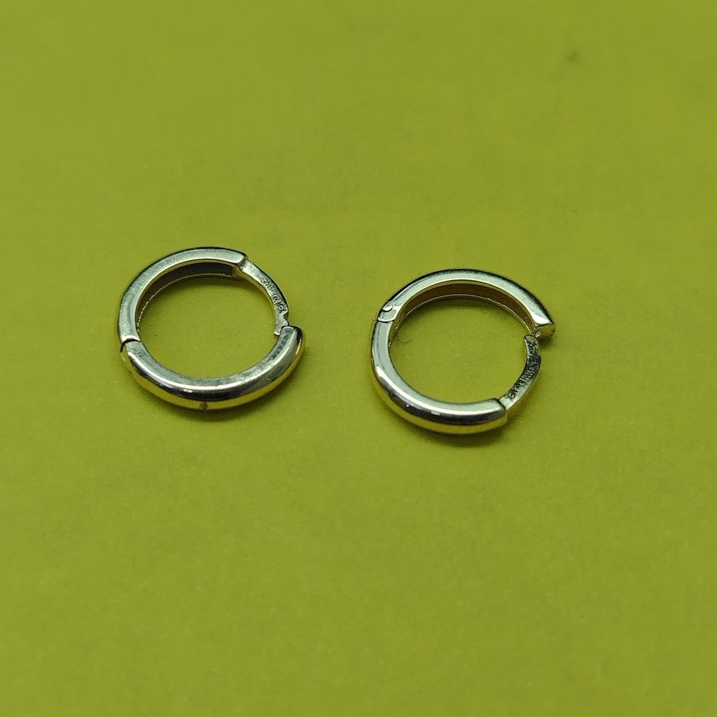ARETES HUGGIES LISAS 14K 1.4 GR (NUEVO)