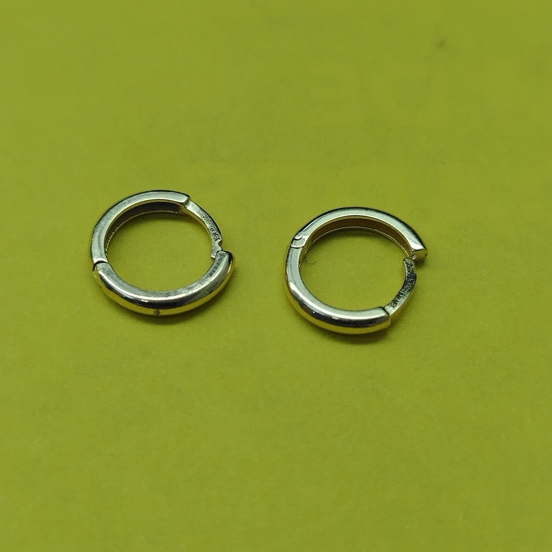ARETES HUGGIES LISAS 14K 1.4 GR (NUEVO)