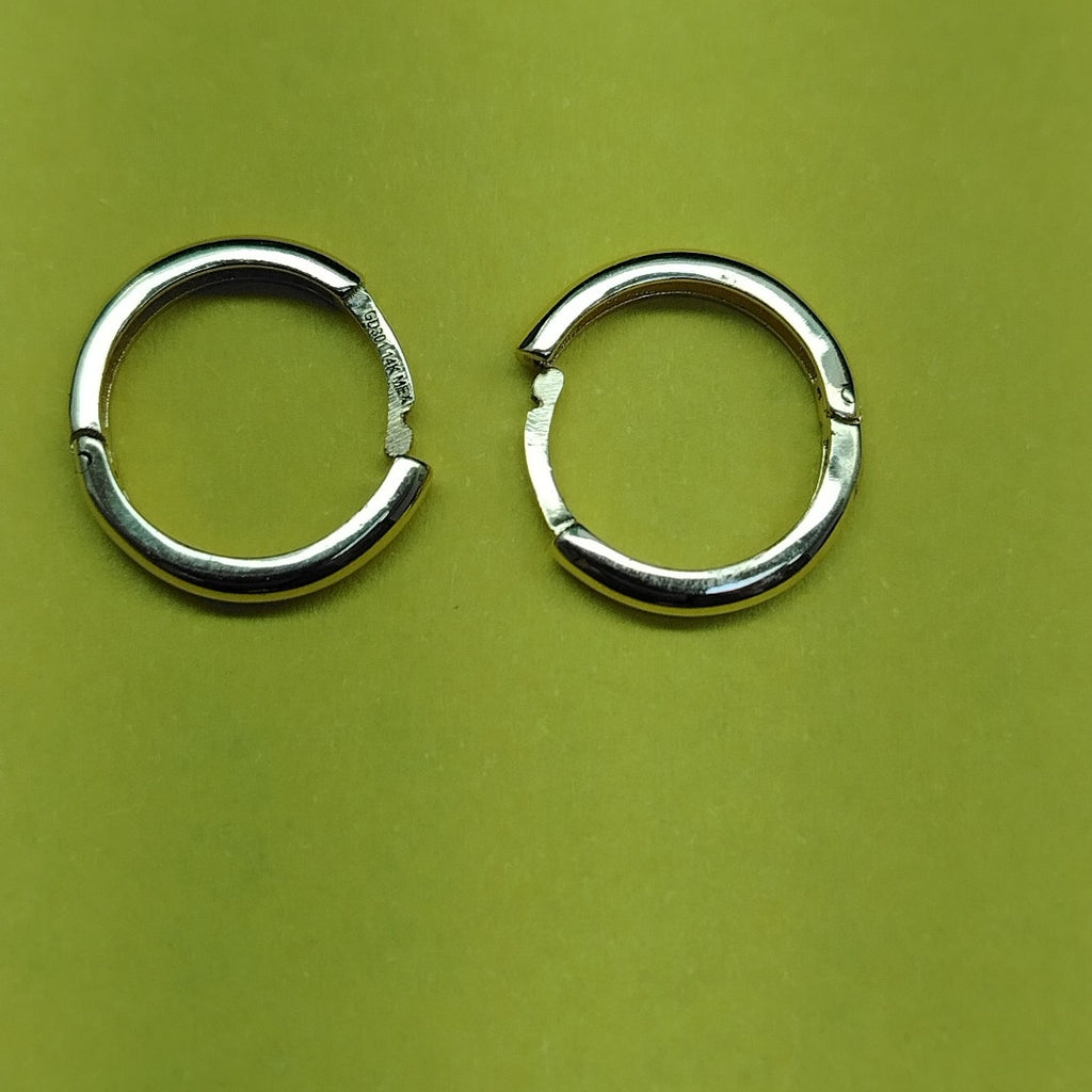 ARETES HUGGIES LISAS 14K 1.6 GR (NUEVO)