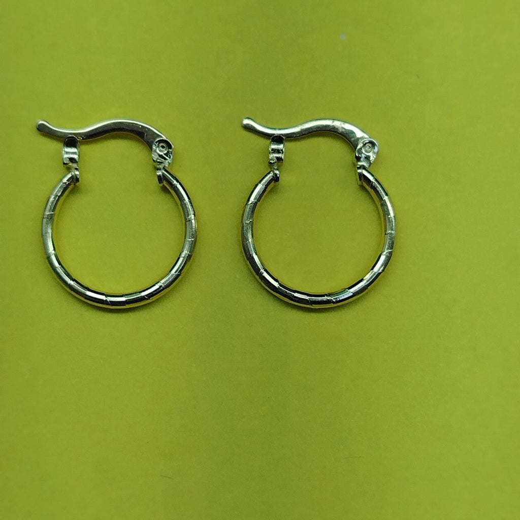 ARETES ARRACADAS ESTRIADAS 14K 1.4 GR (NUEVO)
