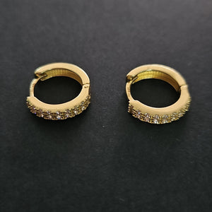 ARETES HUGGIES C CIRCONIA 14K 1.8 GR (NUEVO)