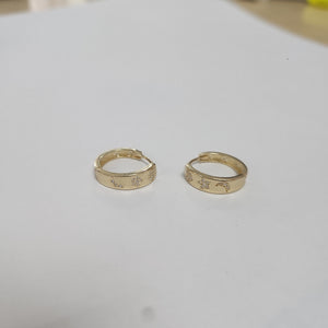 ARETES TEJIDO HUGGIES CON CIRCONIAS 14K 3 GR (NUEVO)